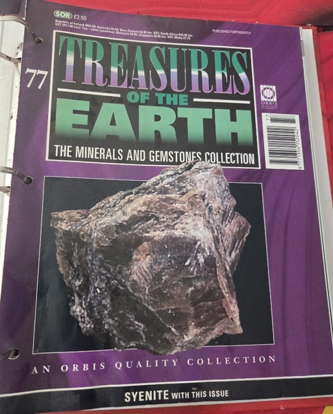 Bulk lot of crystal specimens64548118567171111