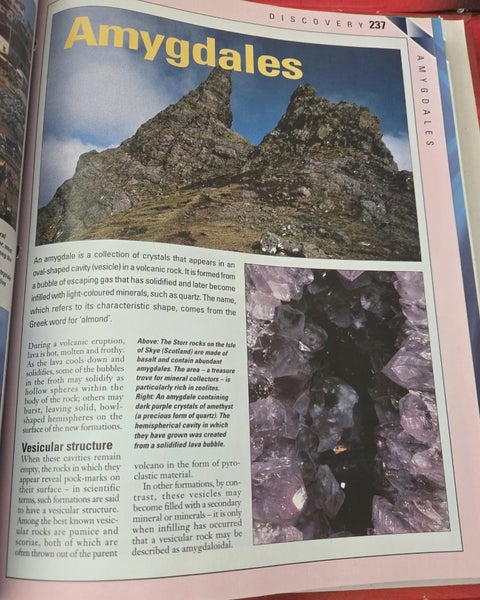 Bulk lot of crystal specimens64548118567171112