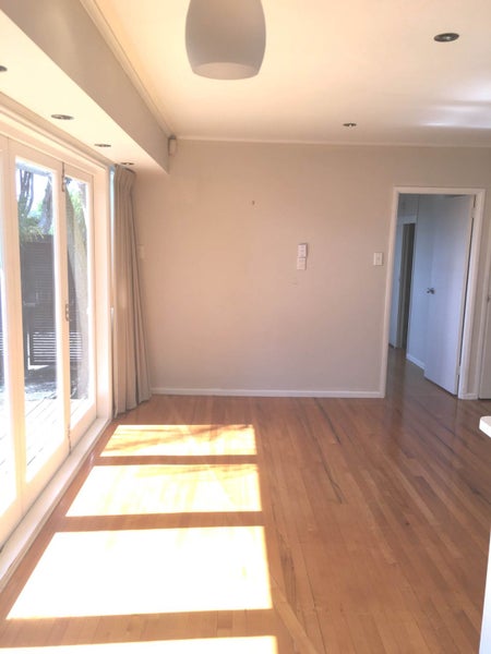 Sandringham, 3 bedrooms64548272732161111