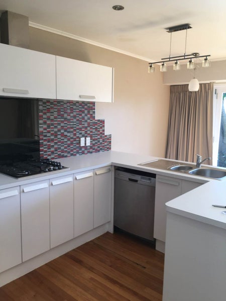 Sandringham, 3 bedrooms64548272732161112