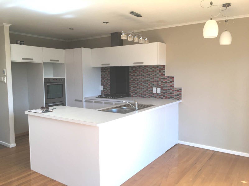 Sandringham, 3 bedrooms64548272732161113