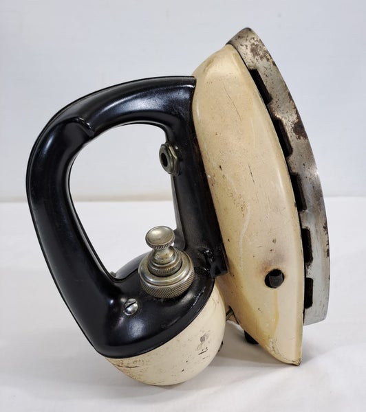 Tilley Lamp Company, Kerosene Iron HC50 Carousel 1