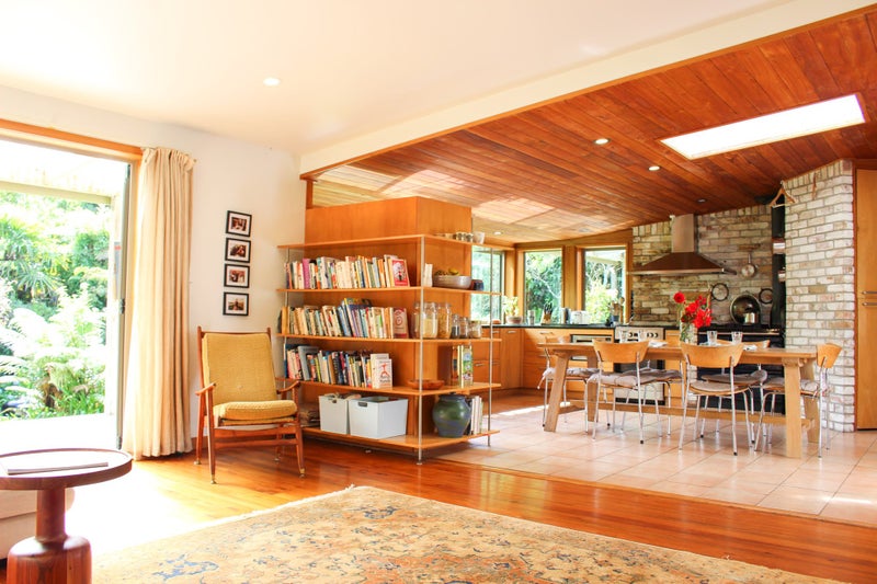 Natural Outlook and Practical Living64548272905987113