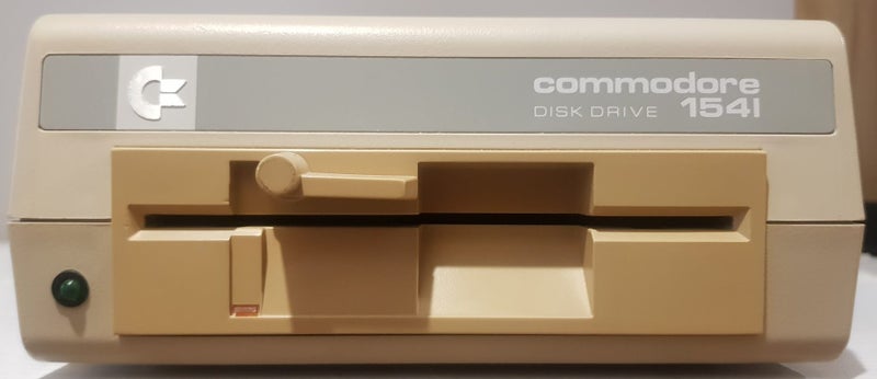 VINTAGE - COMMODORE DISK DRIVE 1541 ( SINGLE DRIVE FLOPPY DISK ) Carousel 2