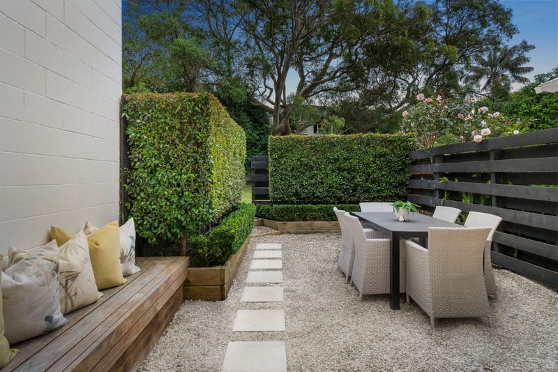 THE CHRISTMAS CRACKER64548581534210112