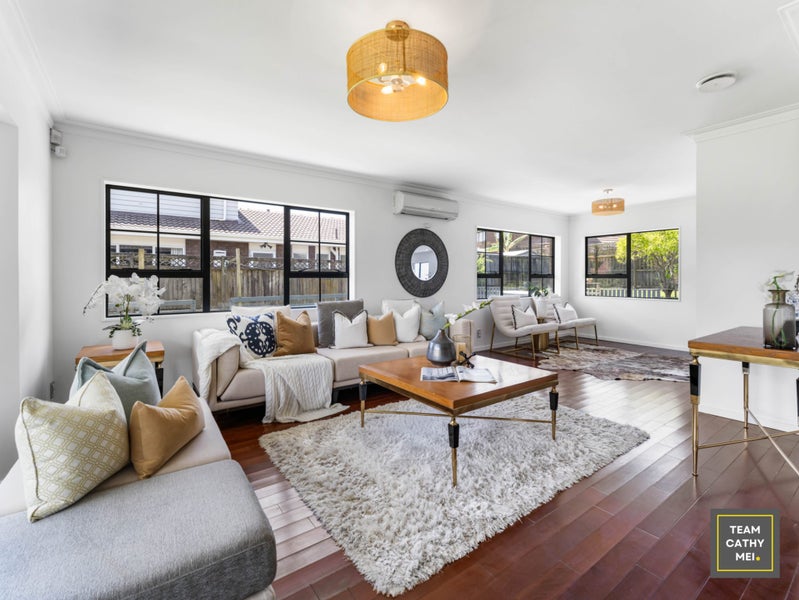 Grand Classic Family Home in The Gardens!!64548567584385113