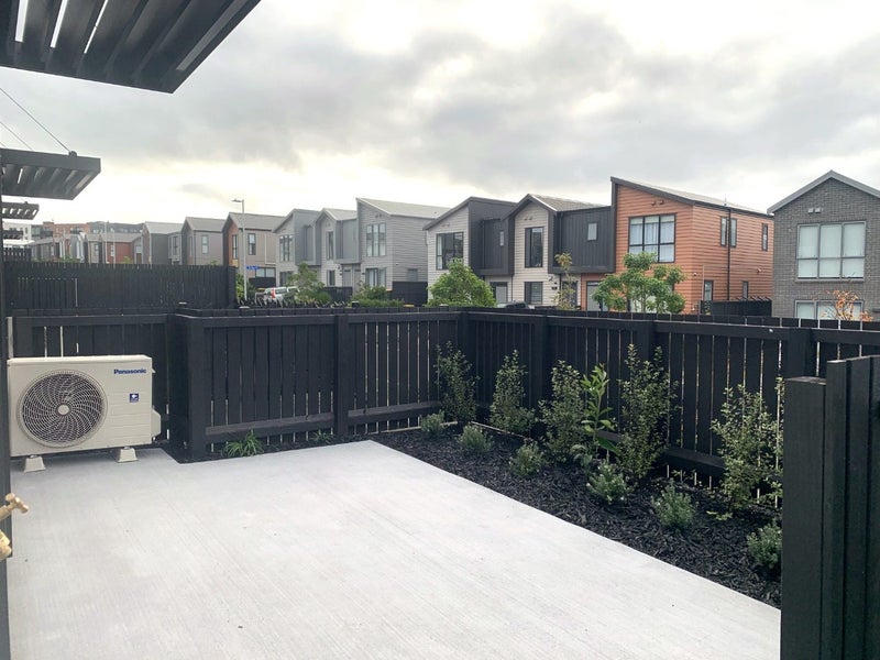 Hobsonville, 3 bedrooms64548680683778111