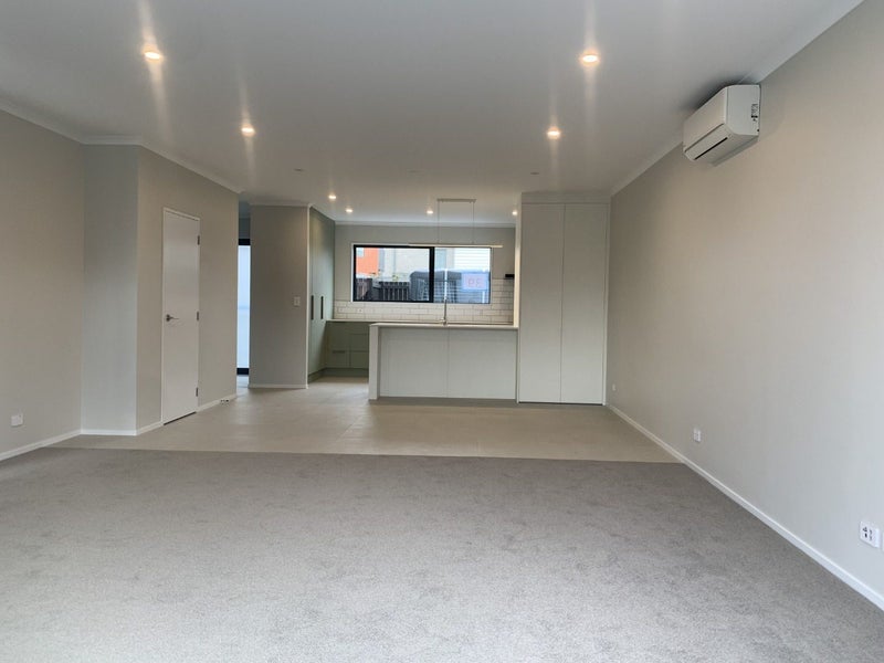 Hobsonville, 3 bedrooms64548680683778112