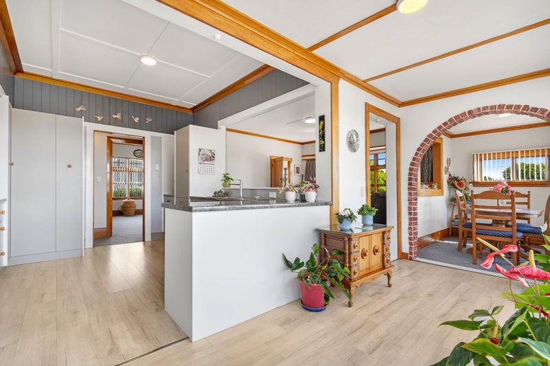 Gardener’s Paradise. Dreamer’s Playground.64548680730753111