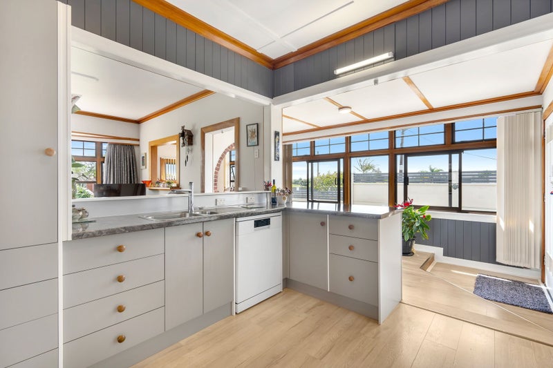 Gardener’s Paradise. Dreamer’s Playground.64548680730753113