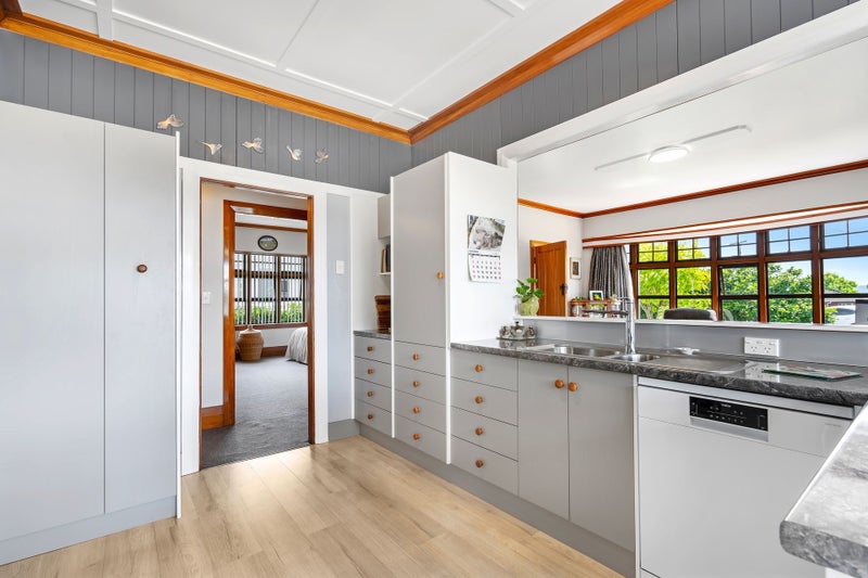 Gardener’s Paradise. Dreamer’s Playground.64548680730753114