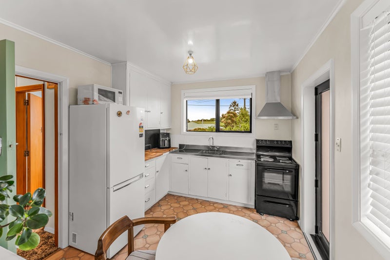 Smart, stylish, peaceful unit64548680747651113