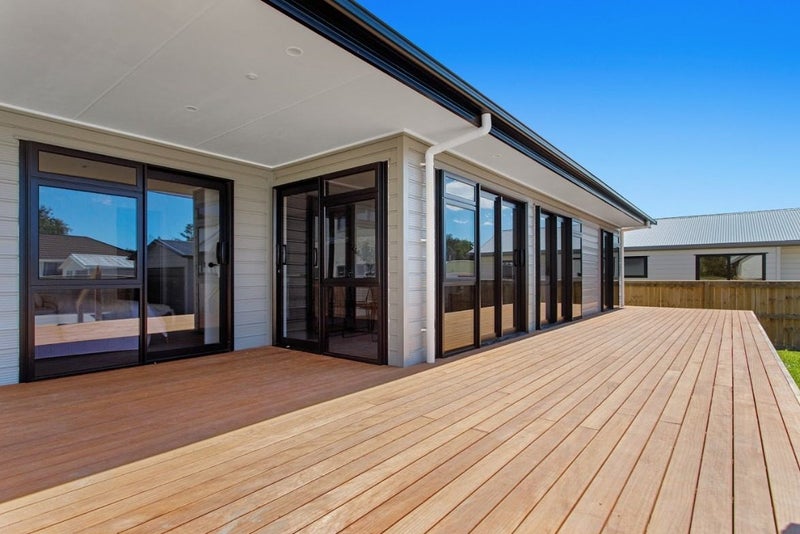 Whakatane, 3 bedrooms64548875402498110