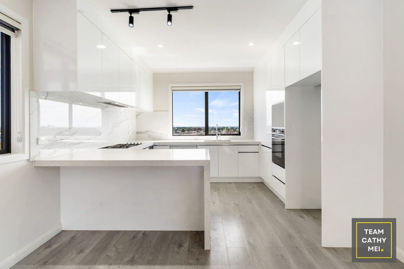 Must Sell 3 + 2 Granny Flat with Views!!64548875461633112