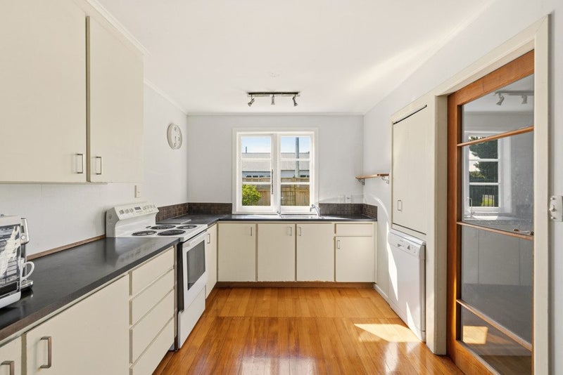 Character Bungalow on 822sqm section64548973345027113