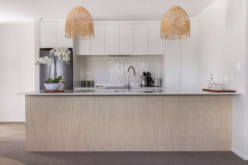 Modern Comfort Awaits - Central Location64548875571969110