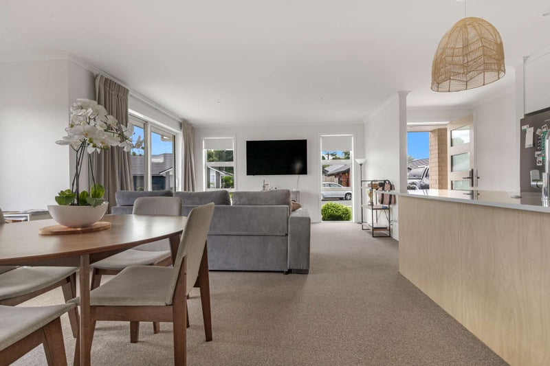 Modern Comfort Awaits - Central Location64548875571969114