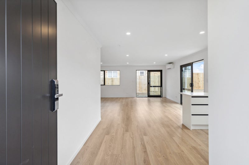 New Build Near Cafe & Schooling64549675928321113