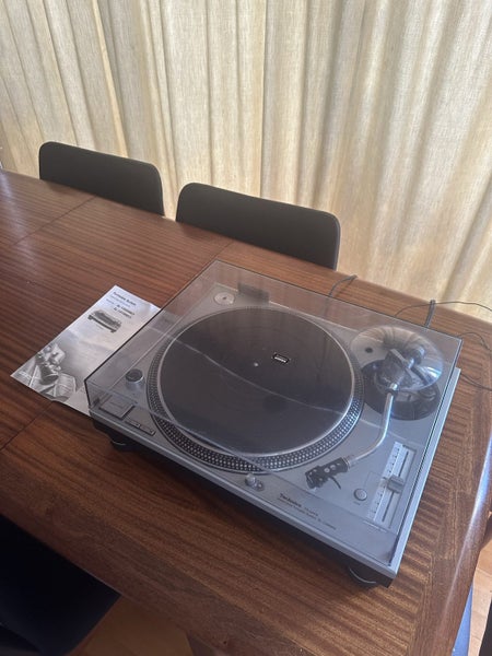 Technics SL1200 MK5 Turntable Carousel 2