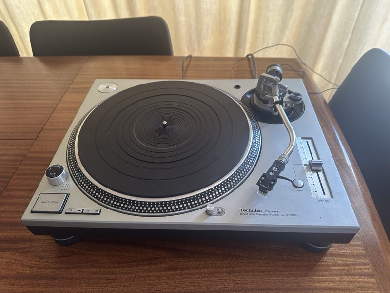 Technics SL1200 MK5 Turntable Carousel 3