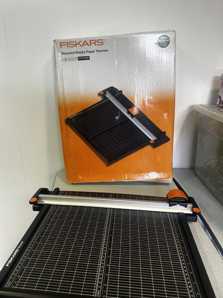 Fiskars Recycled Rotary Paper Trimmer – Good Condition64549562656257111