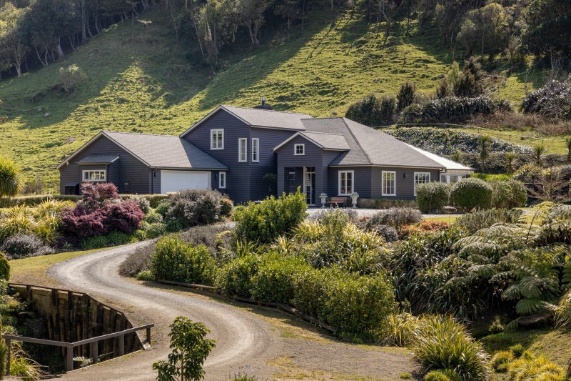 Private lifestyle Sanctuary with Waterfall64550468948865110