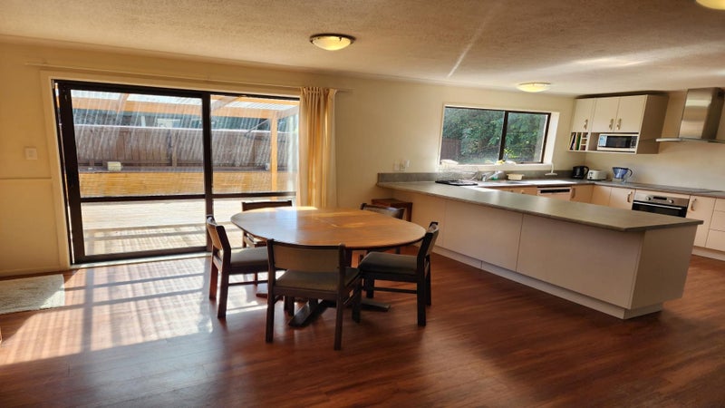 Avonhead, 4 bedrooms64703778086019114