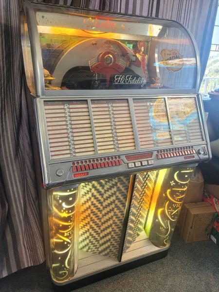 Wurlitzer 1700 Jukebox Carousel 2