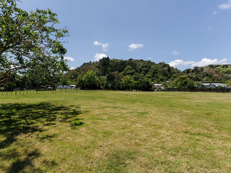 Flat, Fully Fenced Lifestyle Section64549989004419110