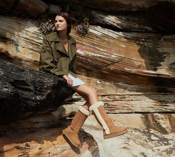 UGG EVERAU(R) UGG Boots Women Sheepskin Wool Shearling Lined Tall Platform Kazzi Carousel 2