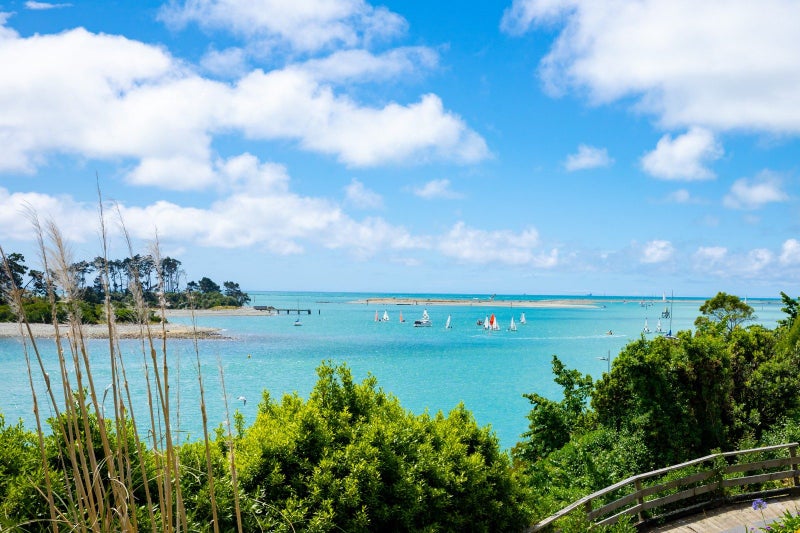 Modern Waterfront Sanctuary64550966721411113