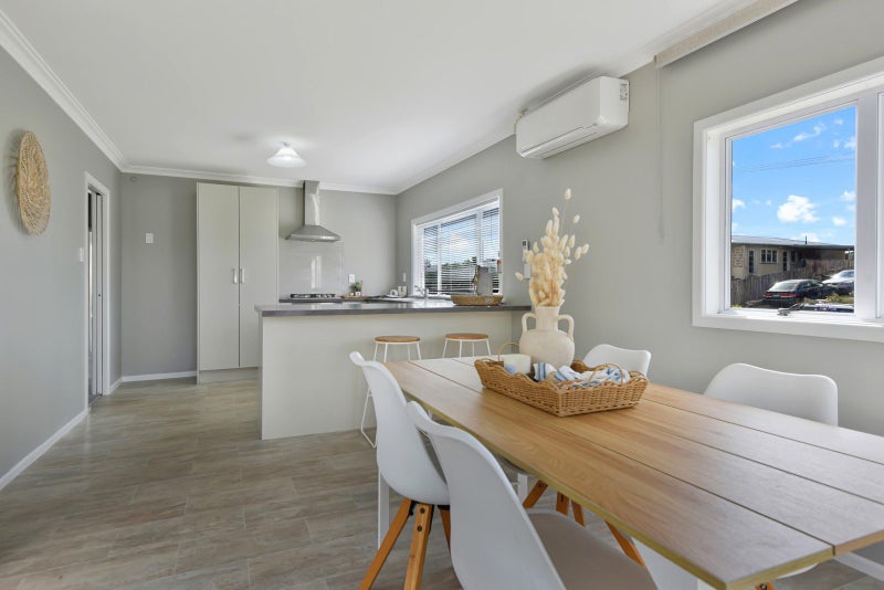 Oh to be beside the seaside64550468934913111