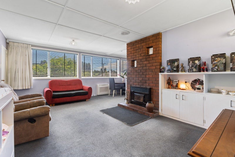 Sunny home on a spacious 1002sqm section64550468963971111