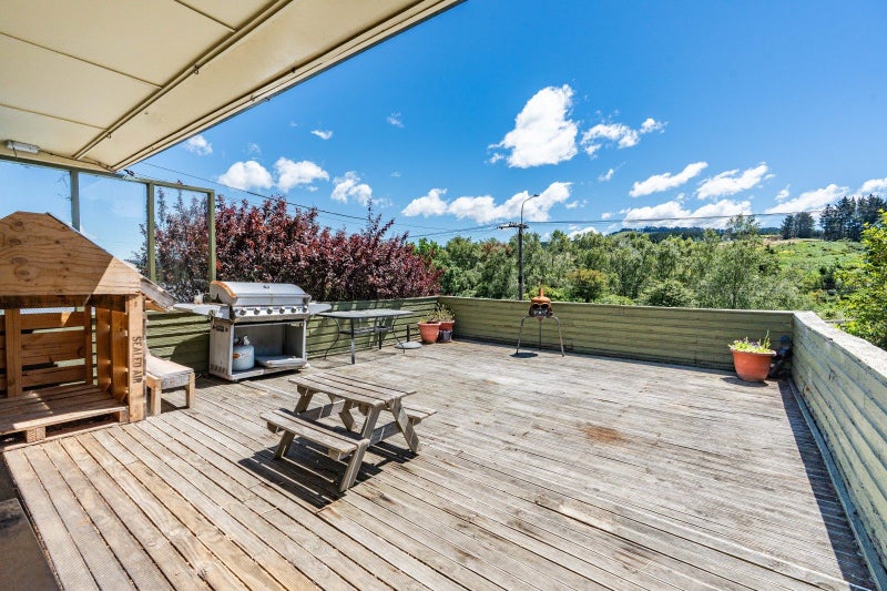 Sunny home on a spacious 1002sqm section64550468963971113