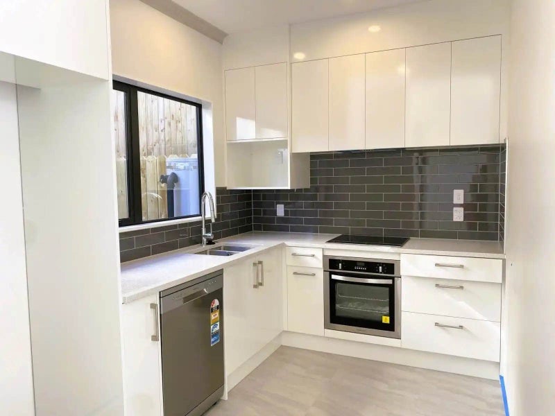 Howick, 3 bedrooms64550668061059111