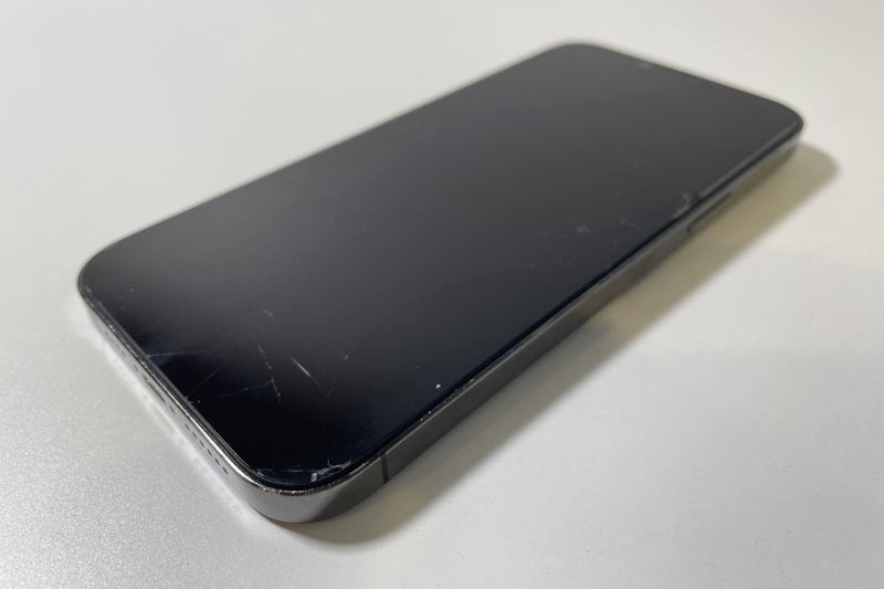 Apple iPhone 13 Pro Max 1TB (damaged screen)64550923388802110