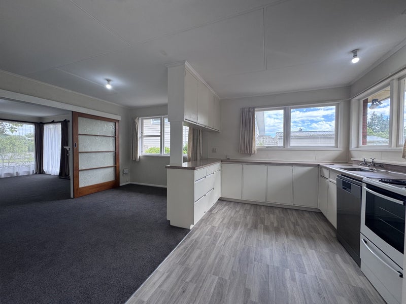 Feilding, 3 bedrooms64551068380289111