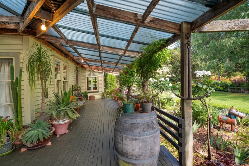 Nature-Rich Living on a Grand Scale64551068364033114