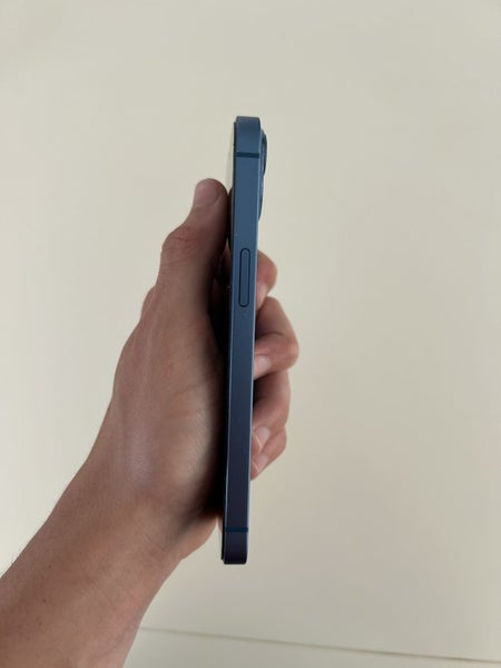 iPhone 13 128GB (Cracked back glass)64551111194243111