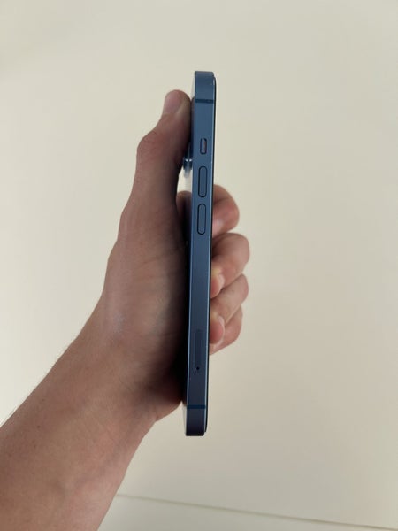 iPhone 13 128GB (Cracked back glass)64551111194243112