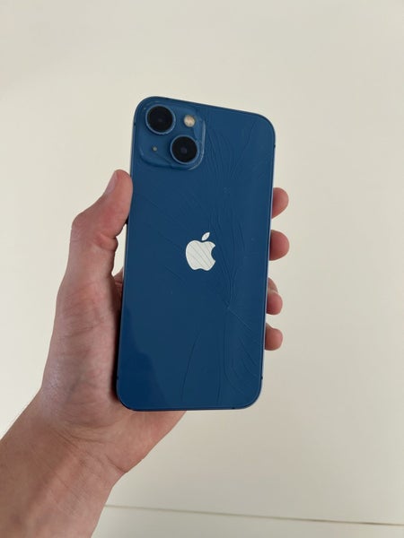 iPhone 13 128GB (Cracked back glass)64551111194243110