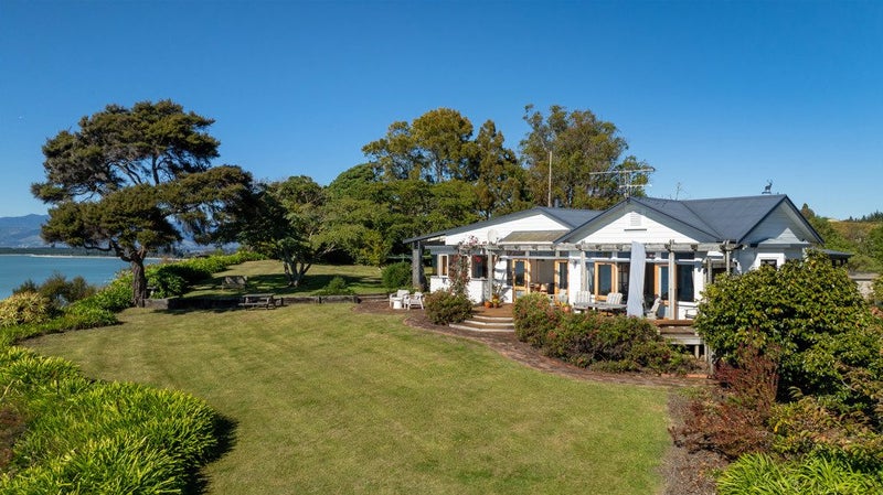 Stunning Coastal Oasis in the Heart of Ruby Bay64551167826819113