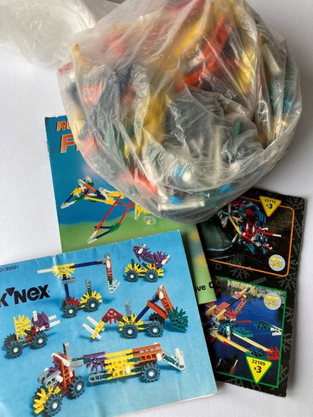 Assorted Knex Pieces w Booklets // 90's Vintage Toys // Kinex Carousel 3
