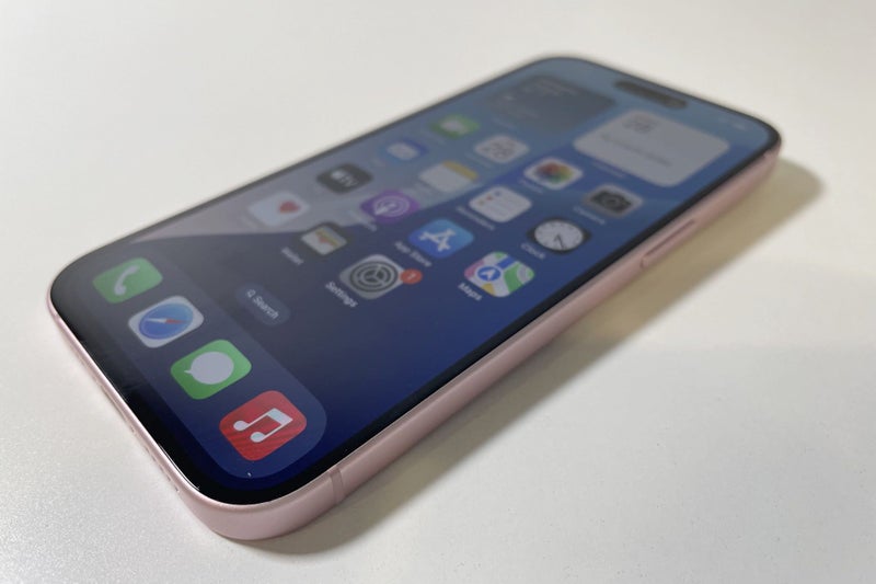 Apple iPhone 15 128gb Pink (like new condition)64551111187329110