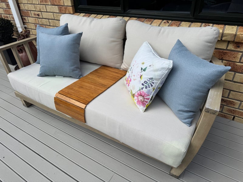 Bargin price outdoor set ,moving house so must go by 13th Dec, no researve!64551511021699114