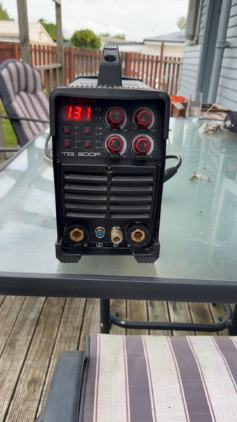 Viper tig/arc welder $1 Reserve64551383444866110