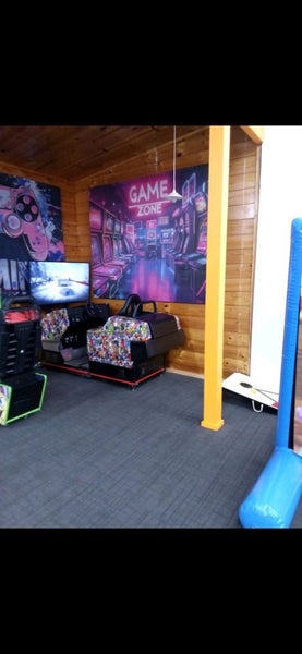 Driving arcade game Carousel 4