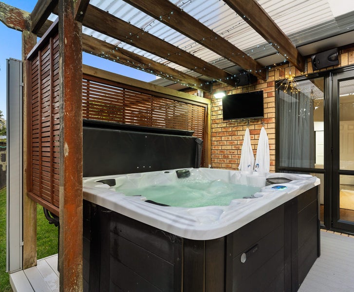 Bargain Alpine Spa! Low Researve, Sold the house so must go by 15th December64552212867969110