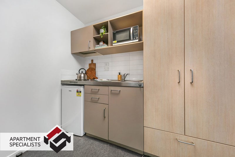 Easy to rent, Simple to hold64552653673730114