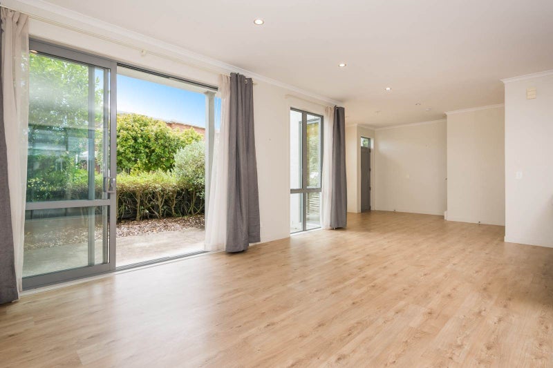 Hobsonville, 3 bedrooms64553672497539111